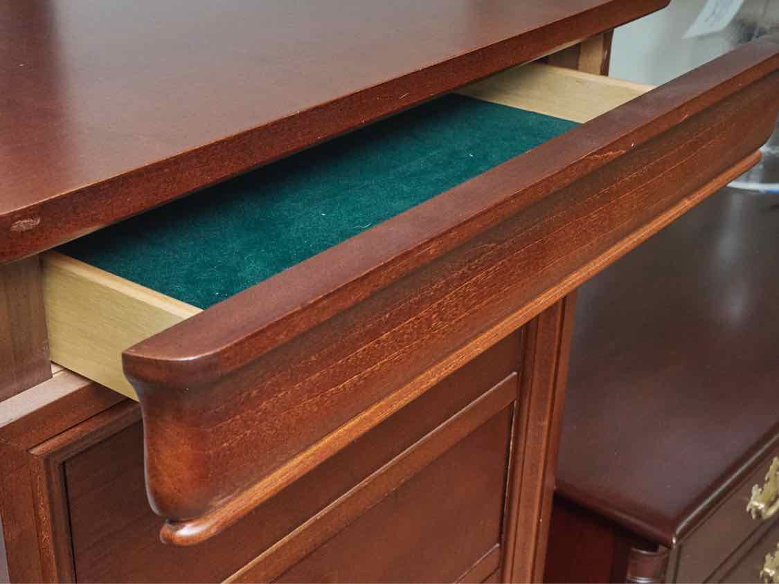 Impressions Thomasville Cherry 7 Drawer Lingerie Chest