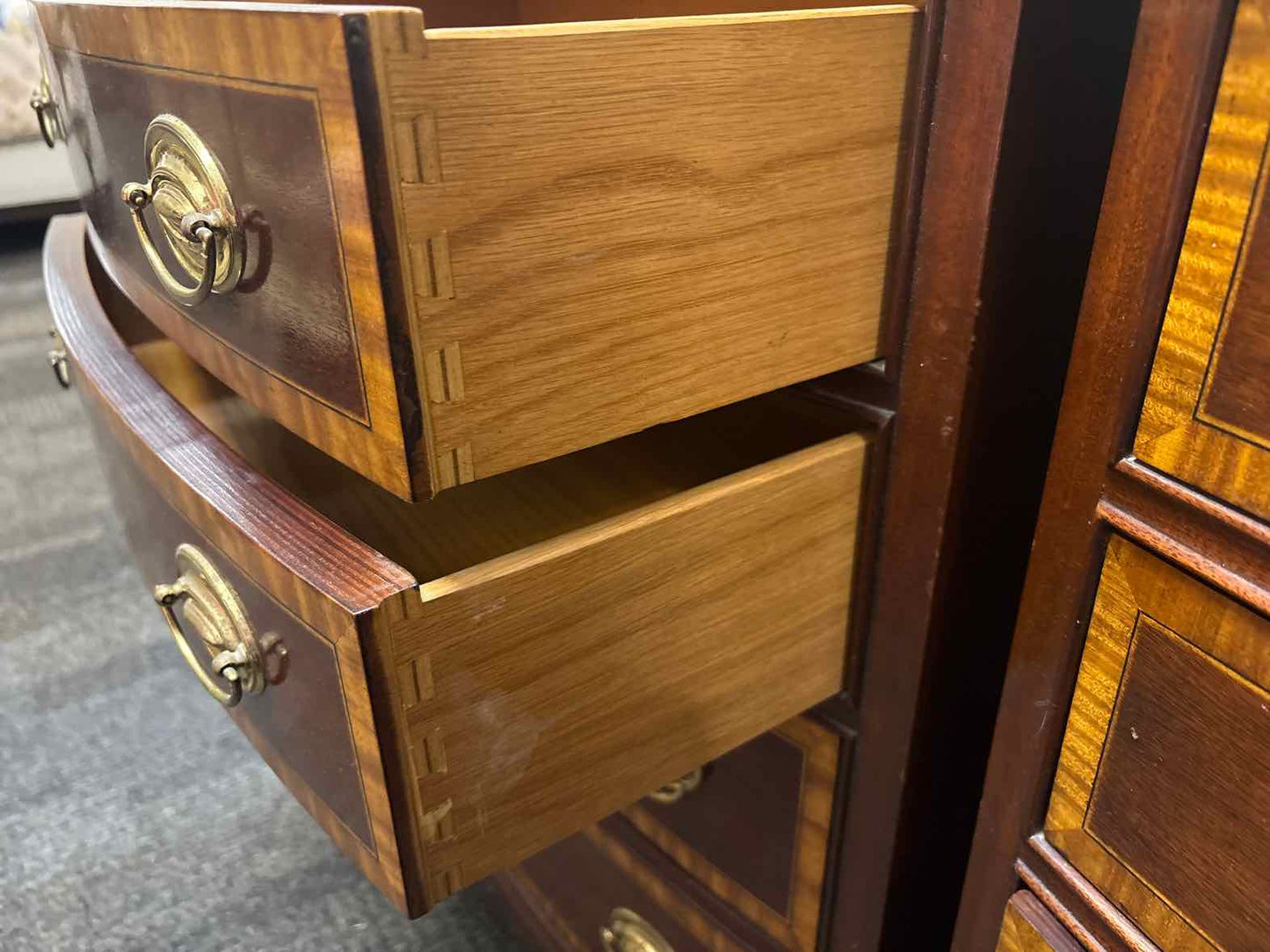Pair of Councill Craftsman Hepplewhite 4-Drawer Chests