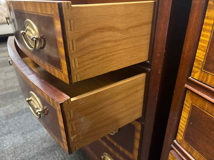 Pair of Councill Craftsman Hepplewhite 4-Drawer Chests