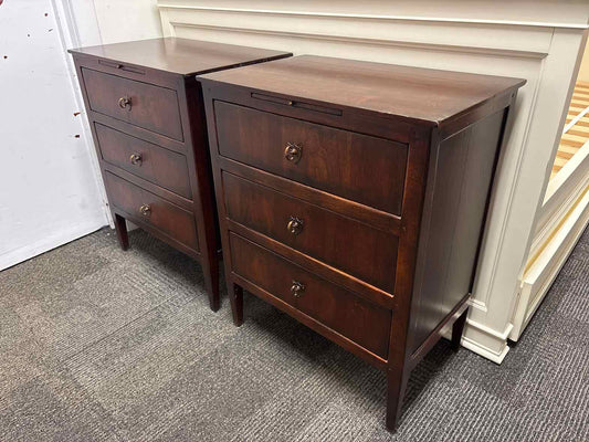 Henredon 'Acquisitions' Pair of Nightstands