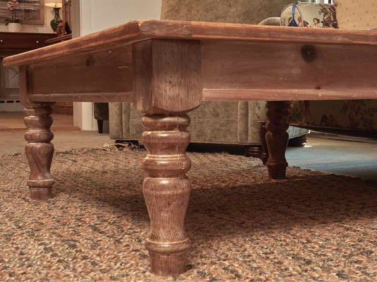 Pine Cocktail Table With Turned Legs