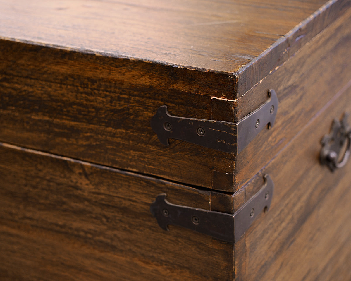 Brown Mahogany Antique Trunk