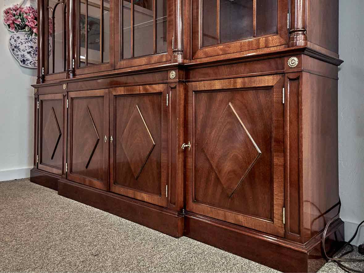 Kindel 'Kent' Mahogany Georgian Chippendale China Cabinet