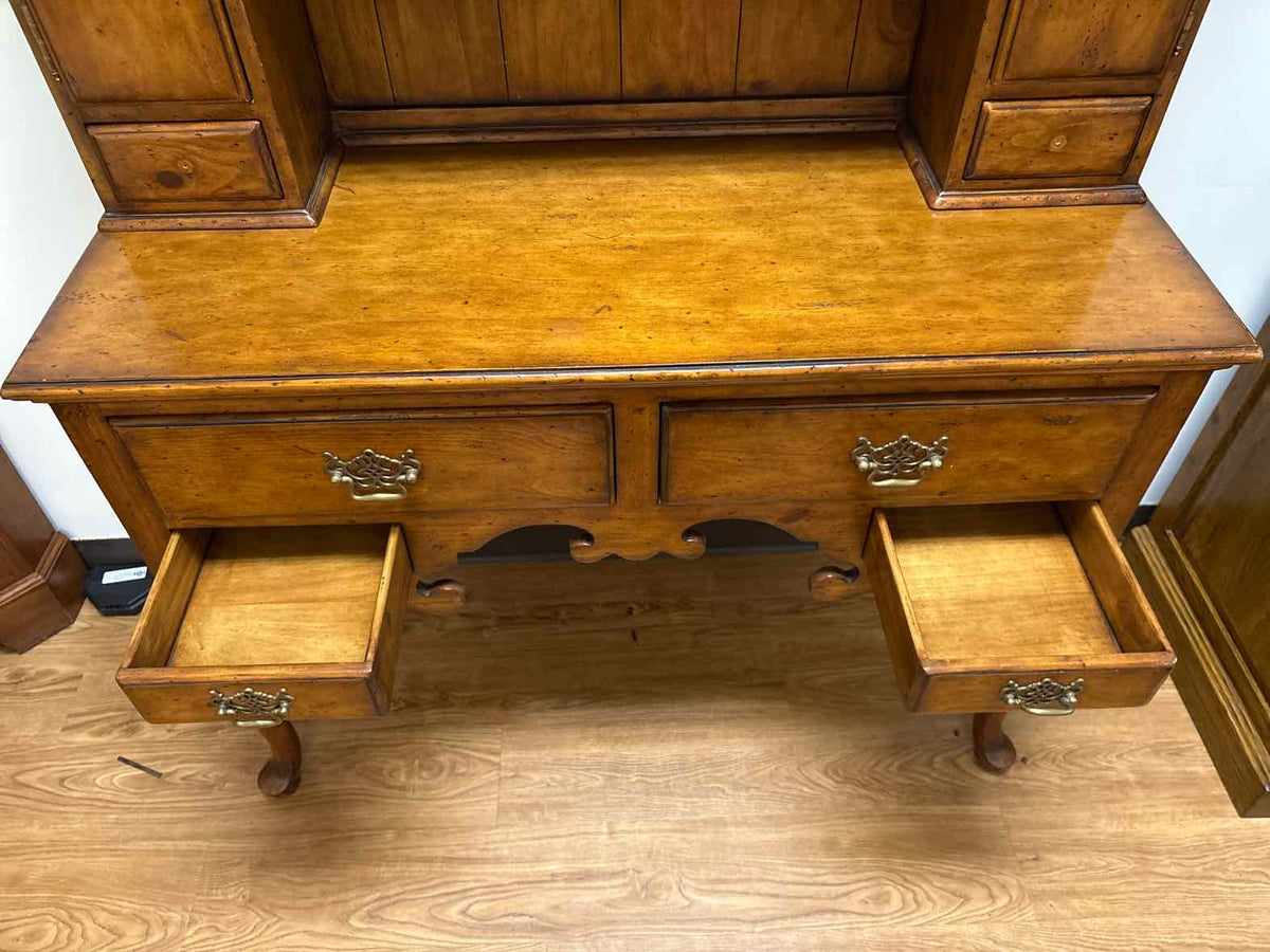 Theodore Alexander 'Chateau du Vallois' Hutch
