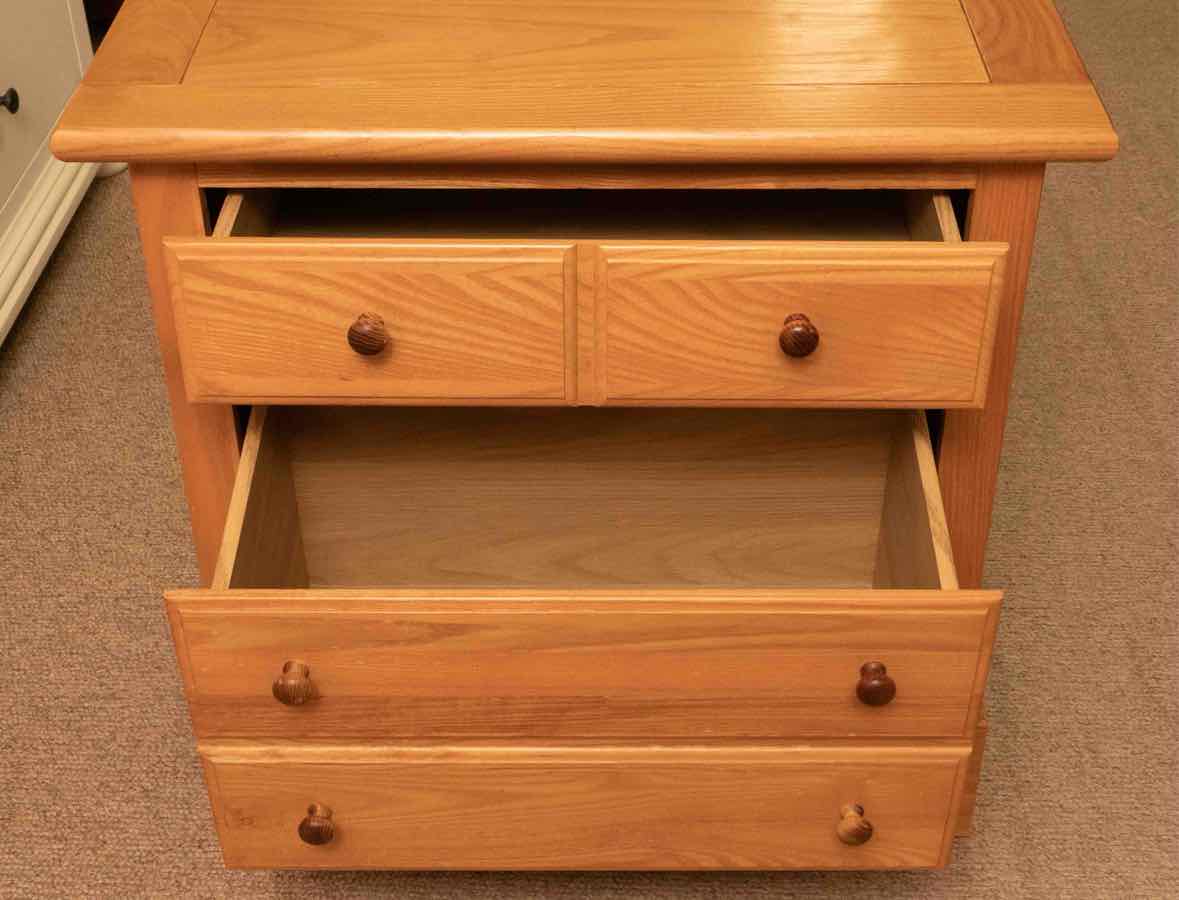 Vaughan Bassett Honey Oak 2 Drawer Nightstand