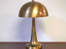 Dame Table Lamp