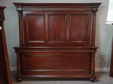 Thomasville Mahogany Finish  Queen Bed with Column Sides
