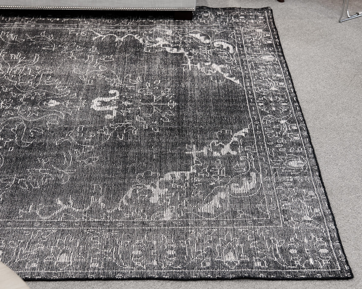 Black and White Oriental Styled 8'x10' Area Rug