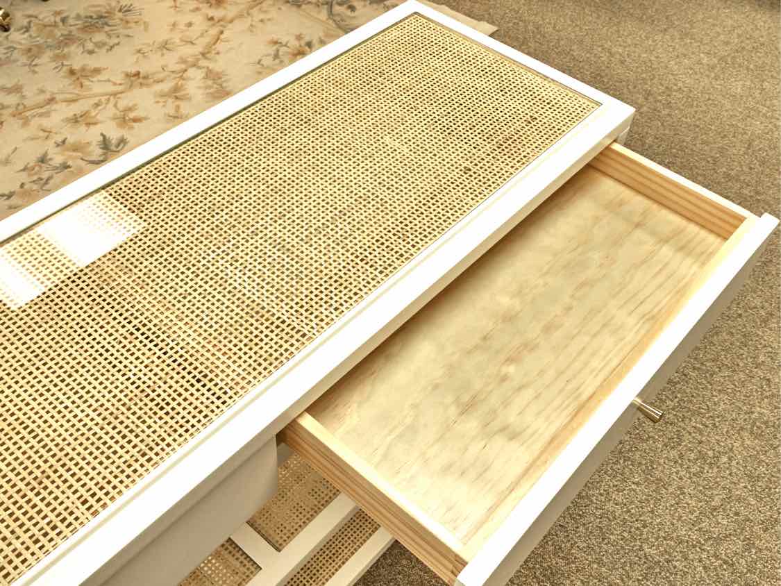 Villa & House Canaan Console in Vanilla