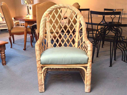 Fort Smith Chair Co. Round  Glass Top  Natural Wicker Base & 4  Cushion Chairs