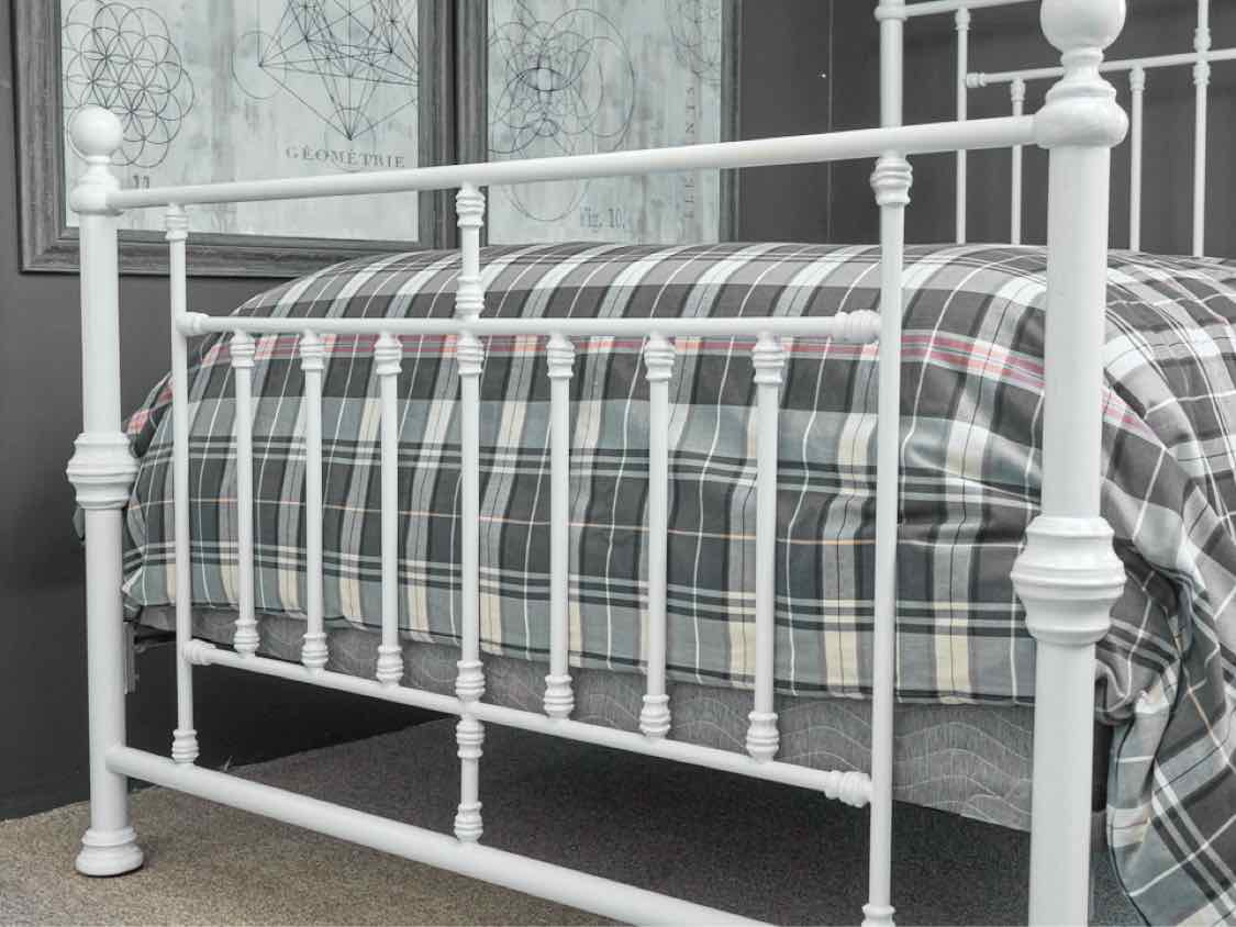 White Iron Queen Bed with Ball Finials