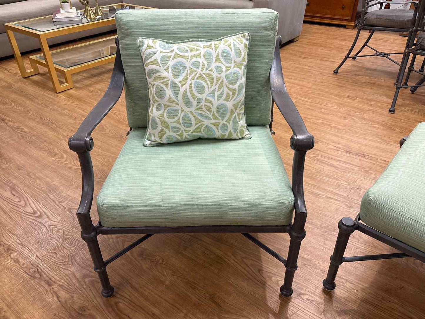 Woodard 'Delphi' Outdoor Set