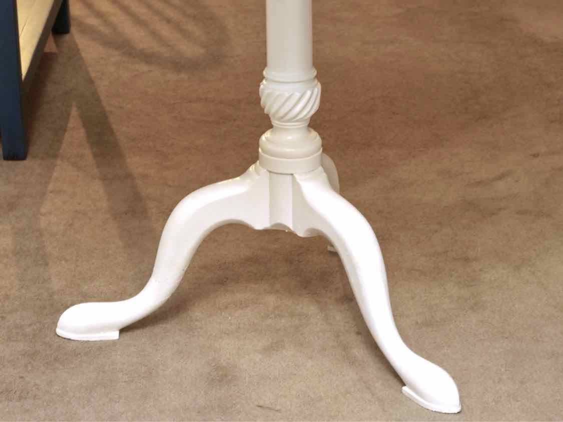 White Finish Round Pedestal Accent Table