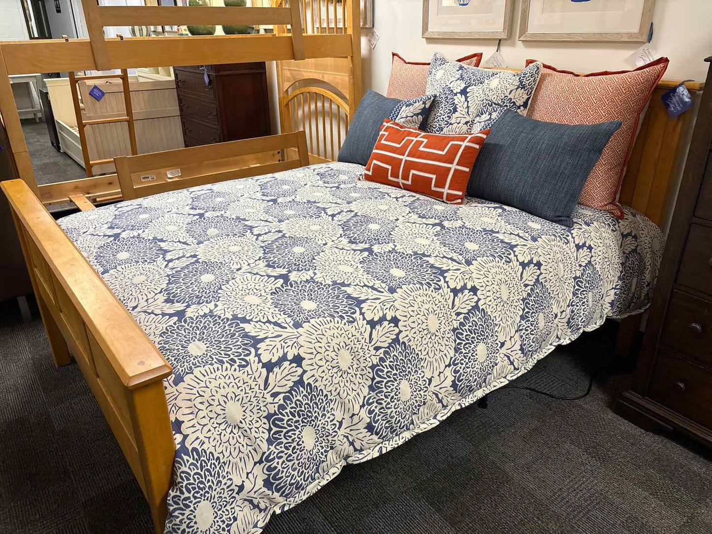 Pompanoosuc Mills 'New England' Queen Bed