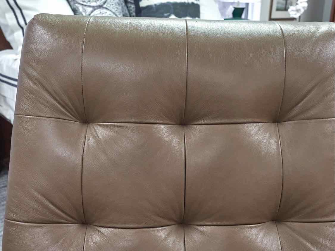 Hickory Chair  Muddled Olive Leather Chair with Tufted Back