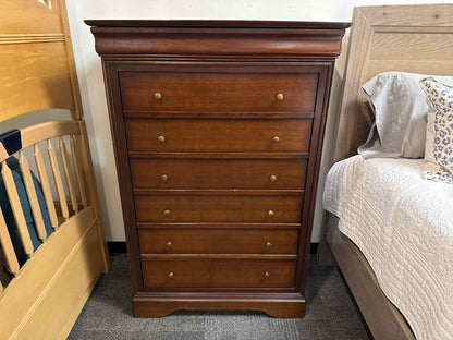 7-Drawer Vintage Chest