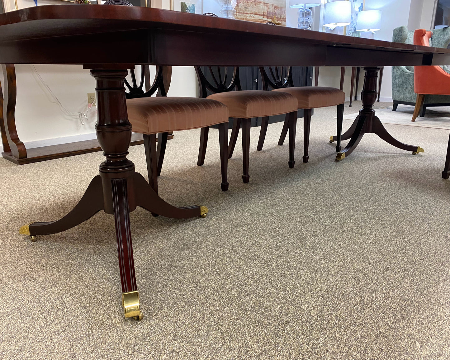 Kindel Banded Mahogany Dining Table & Set of 6 Shieldback Chairs