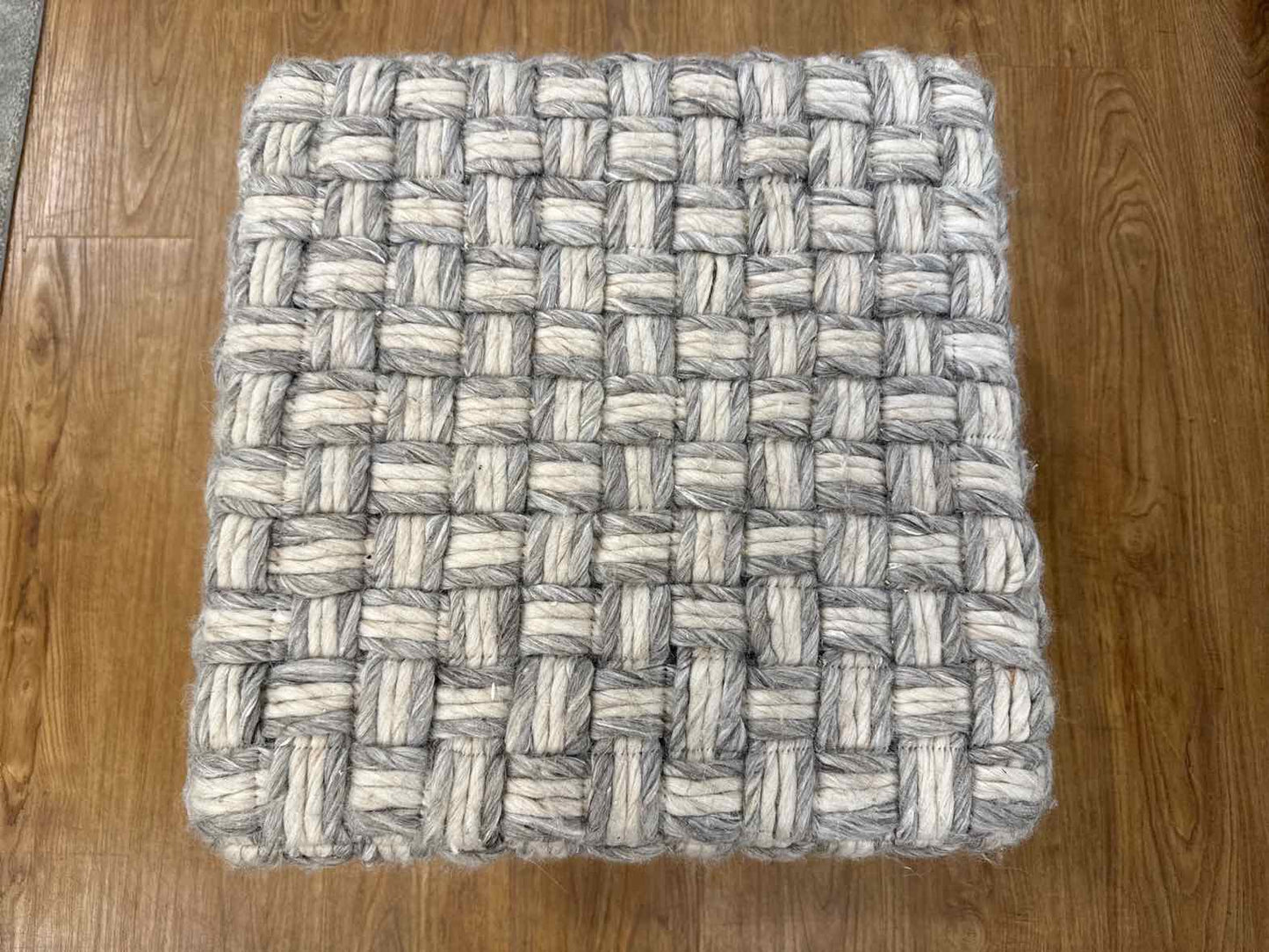 Surya 'Cordoba' Pouf