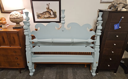 Leonard's Nantucket Thistle Queen Bed