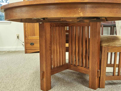 Thomasville Oak Dining table with set of 4 Matching Chairs
