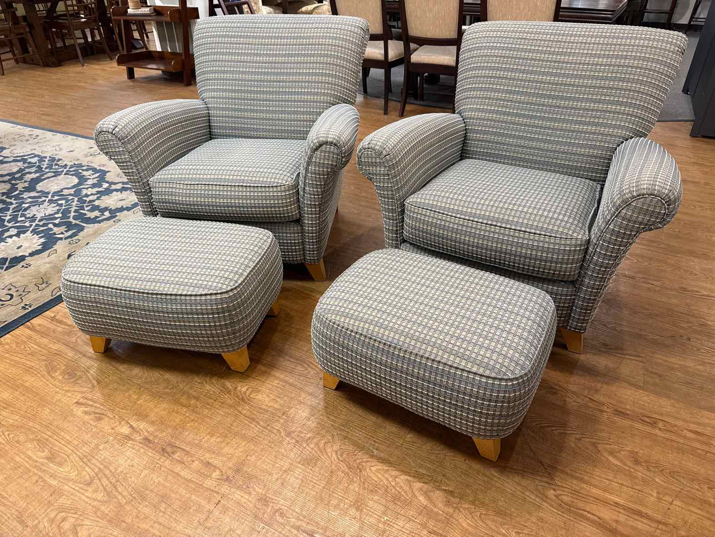 Sherrill Furniture Pair of Arm Chairs w/ Ottomans