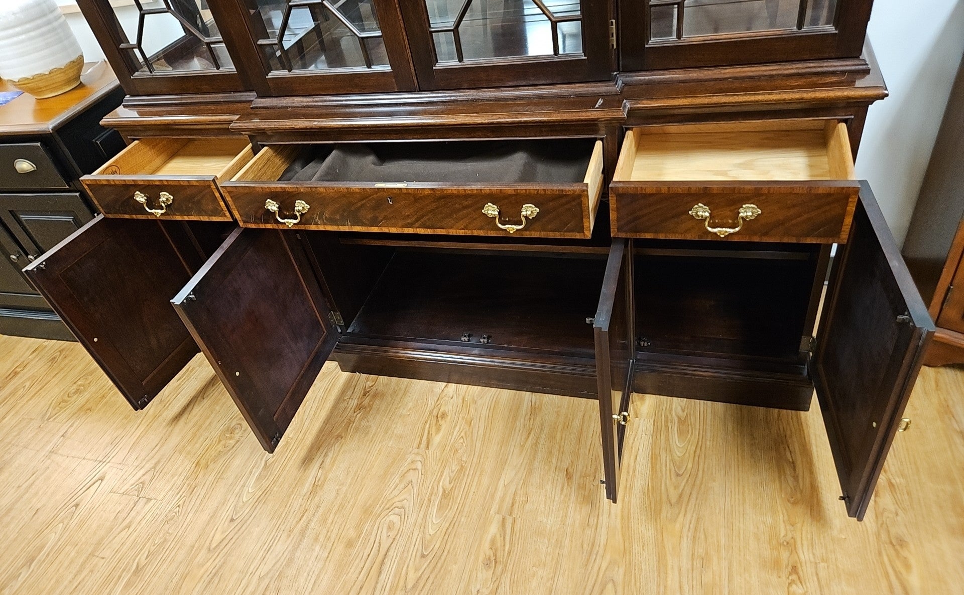 Stickley Flame Mahogany China Cabinet – Furniture