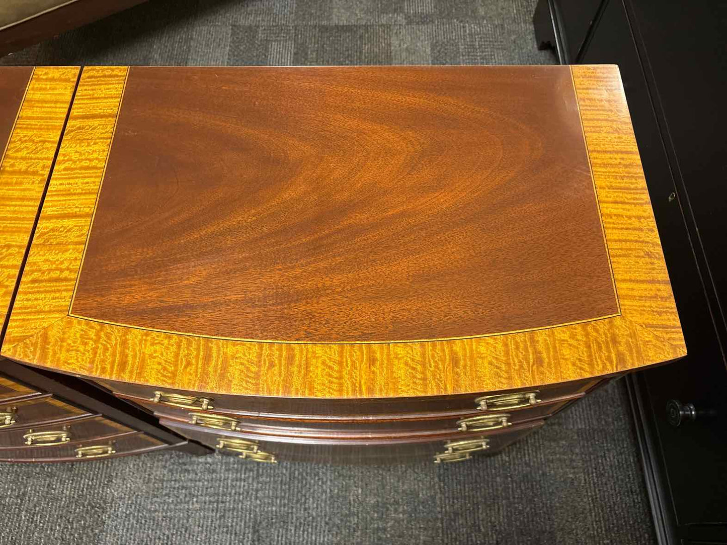 Pair of Councill Craftsman Hepplewhite 4-Drawer Chests