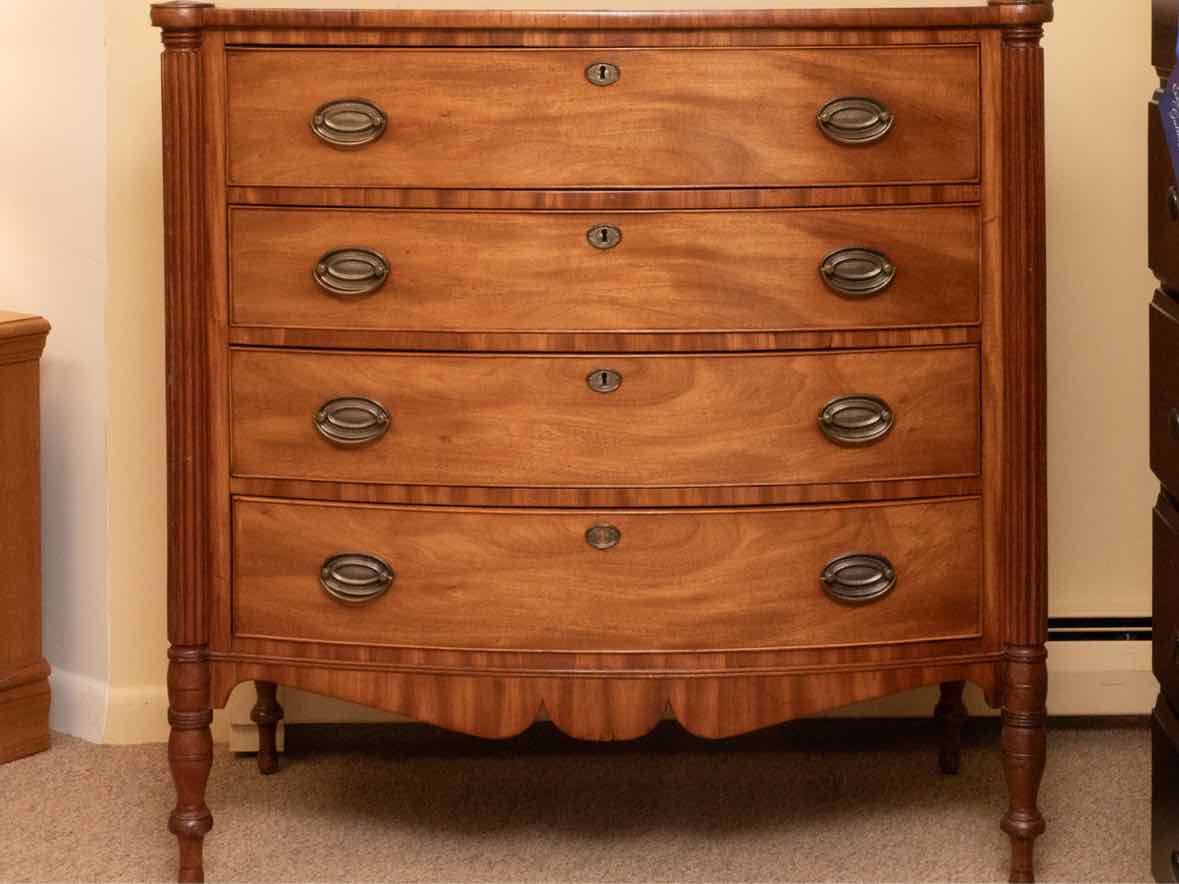 Mahogany Bowfront 4 Drawer Reeded Columns Chest