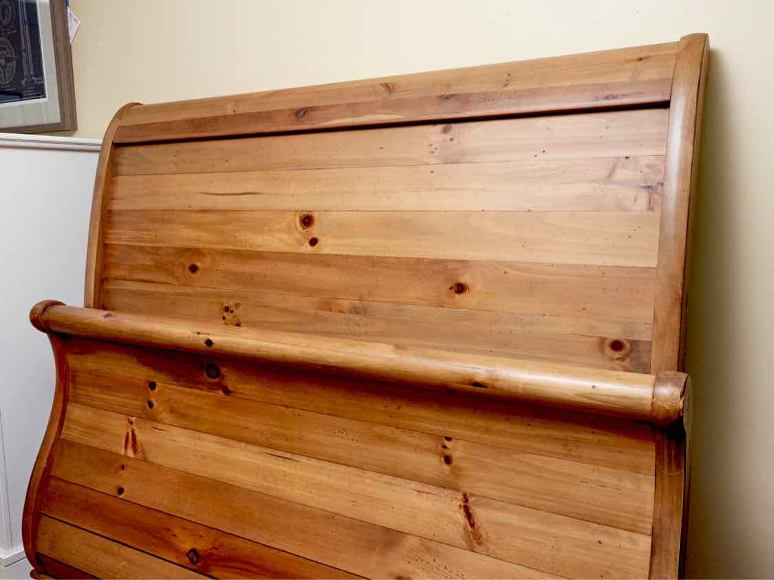 Pine Queen Sleigh  Bed