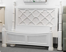 Tommy Bahama Ivory Key Southampton Queen Poster Bed