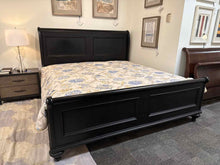 Ethan Allen King Sleigh Bed