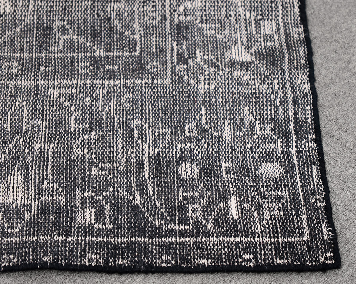 Black and White Oriental Styled 8'x10' Area Rug