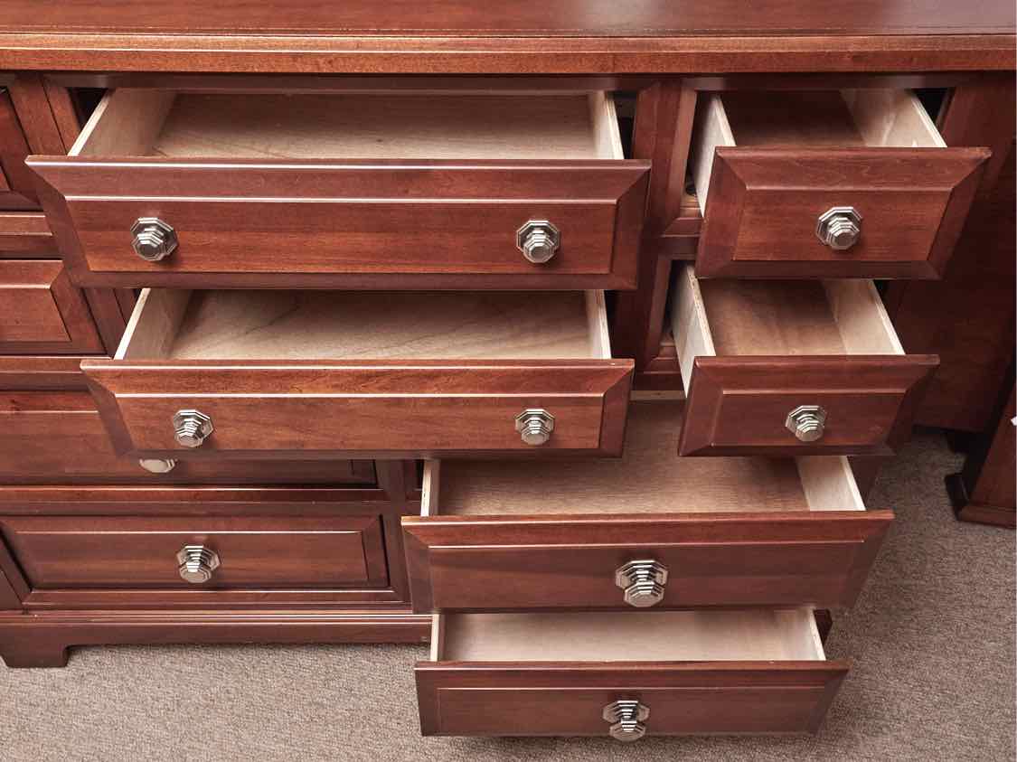 Vaughan Bassett Cherry Finish 10 Drawer Dresser & Mirror
