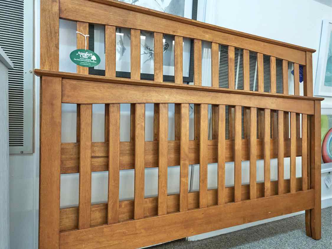 Queen Slat Bed in Cherry