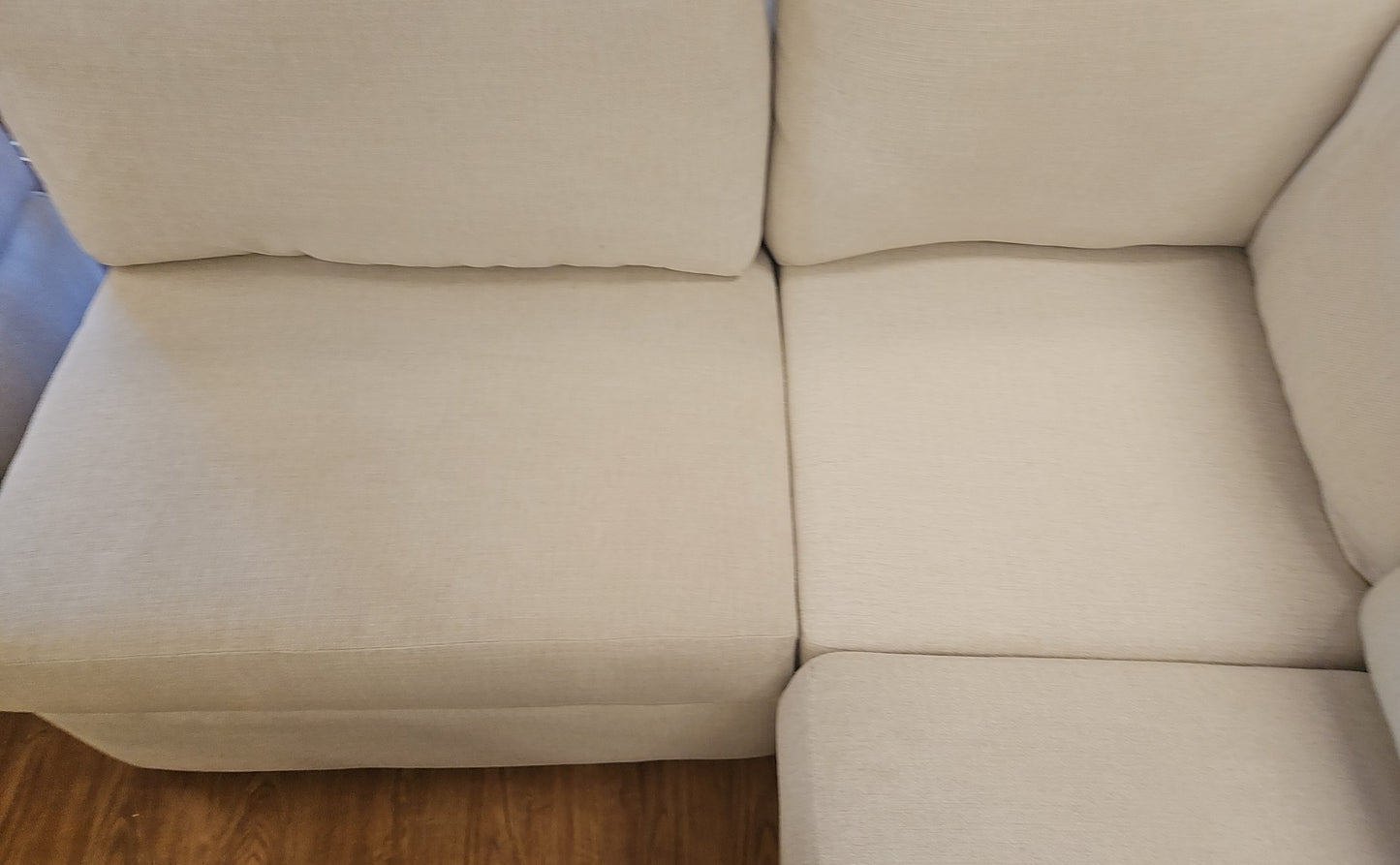4-seat Modular Sectional with Ottoman