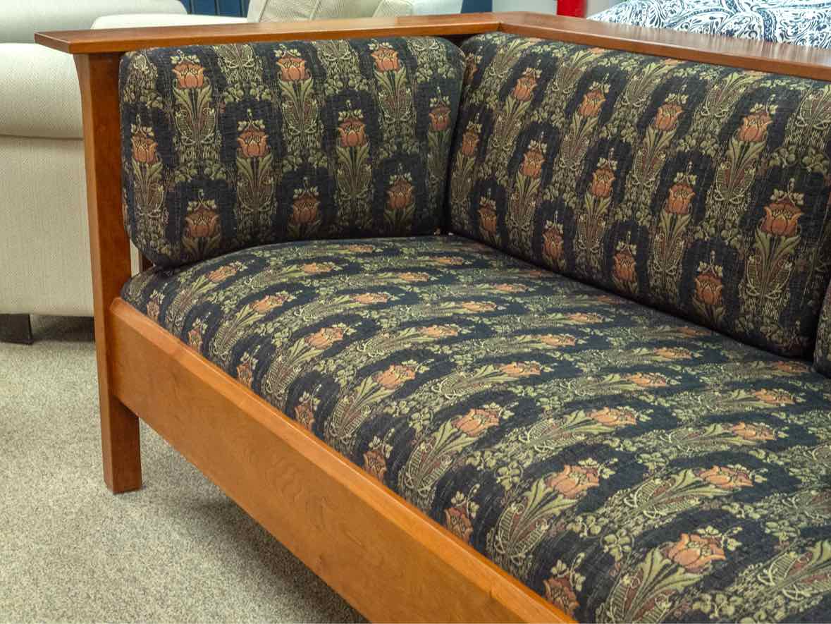 Stickley 'Prairie Spindle Settle' Sofa