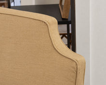 Lee Golden Upsholstered Queen Bed