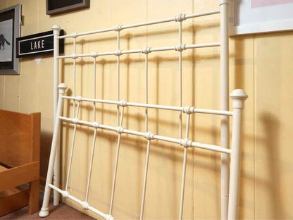 LLBean White Finish Metal  Full Bed Includes Black Metal Rails