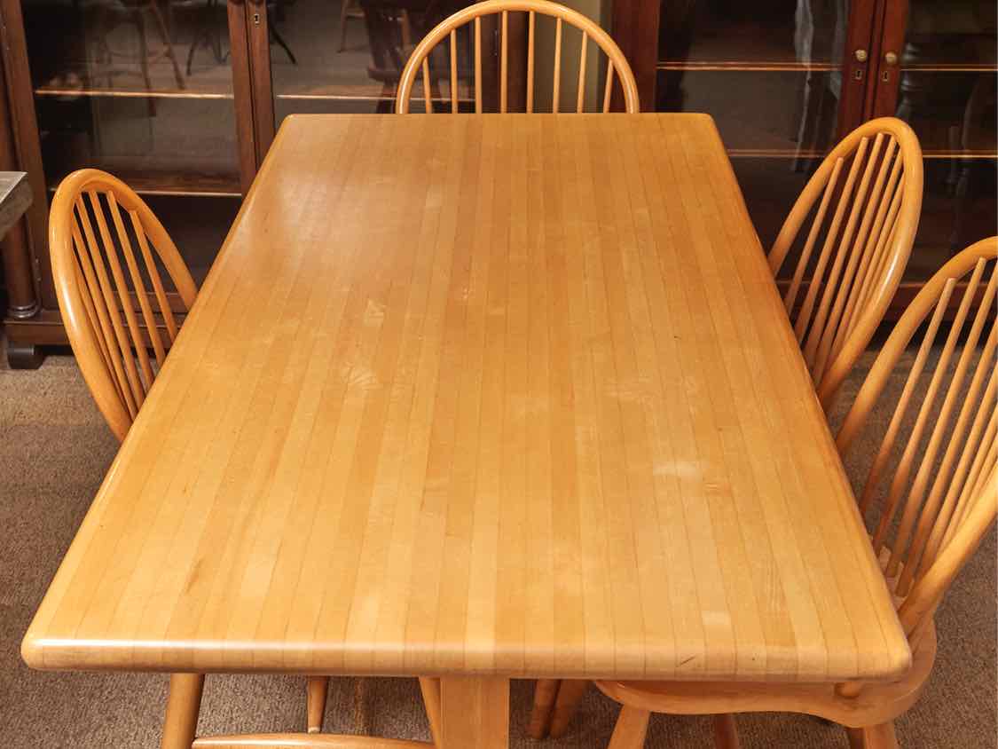 Eastern Butcher Block  Trestle  Base Table &5 Oak Windsor  Chair Set