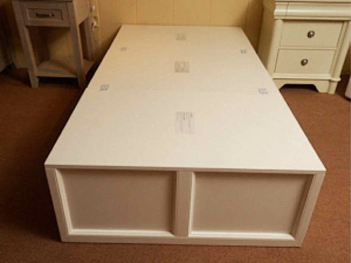 Ivory Finish 6 Drawer Twin Platform