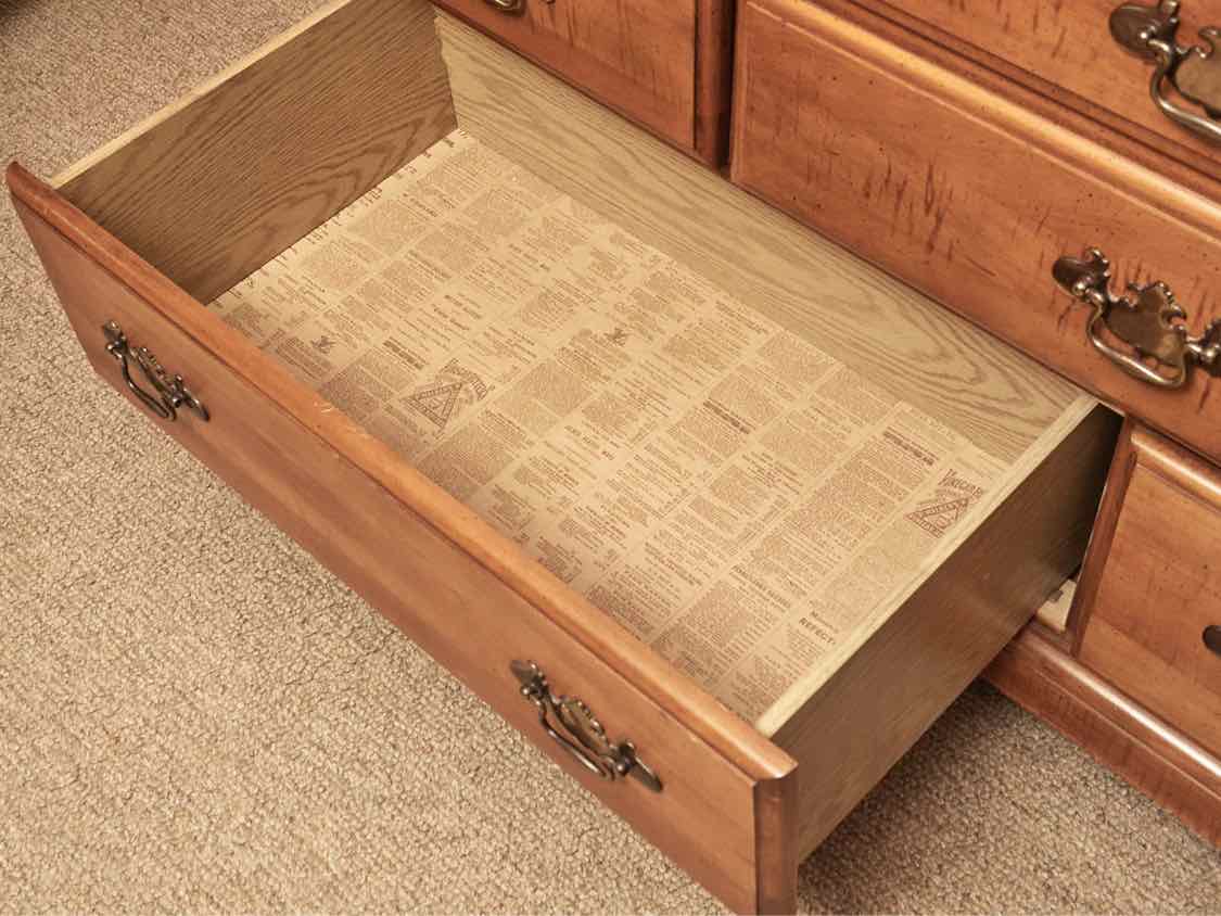 Broyhill 8 Drawer Maple  Dresser