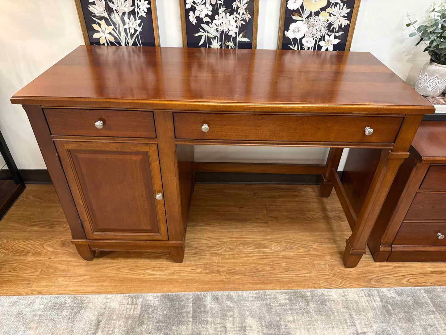 Thomasville 2-Drawer Cherry Desk