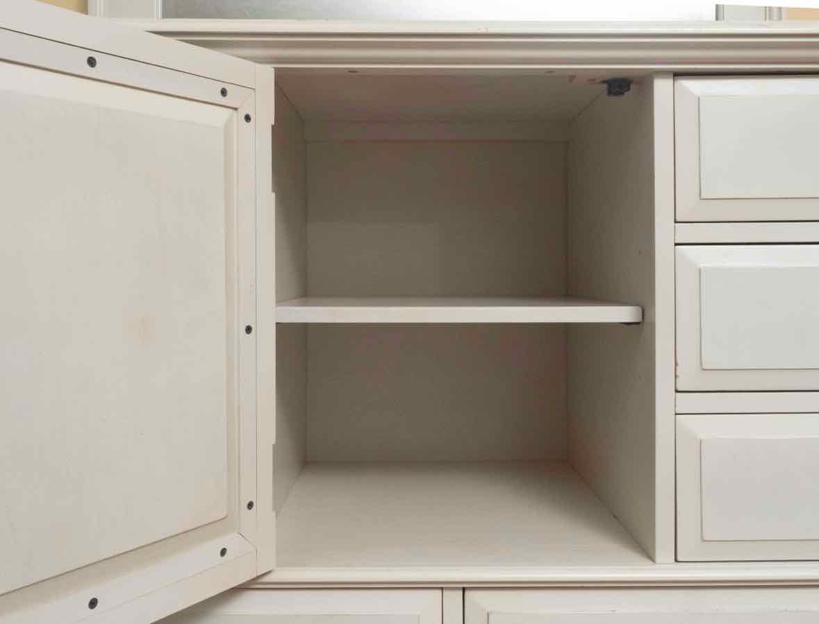 Ivory 10 Drawer Mule Chest with Interchangeable Cane/Panel Door with Mirror