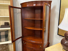 Morganton 'Duncan Phyfe' Corner Display Cabinet
