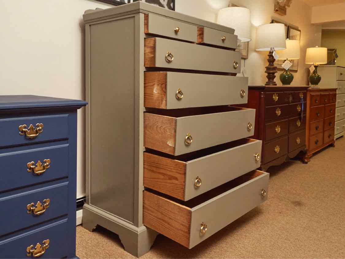 'Beach Rock Gray' Finish 7 Drawer Chest