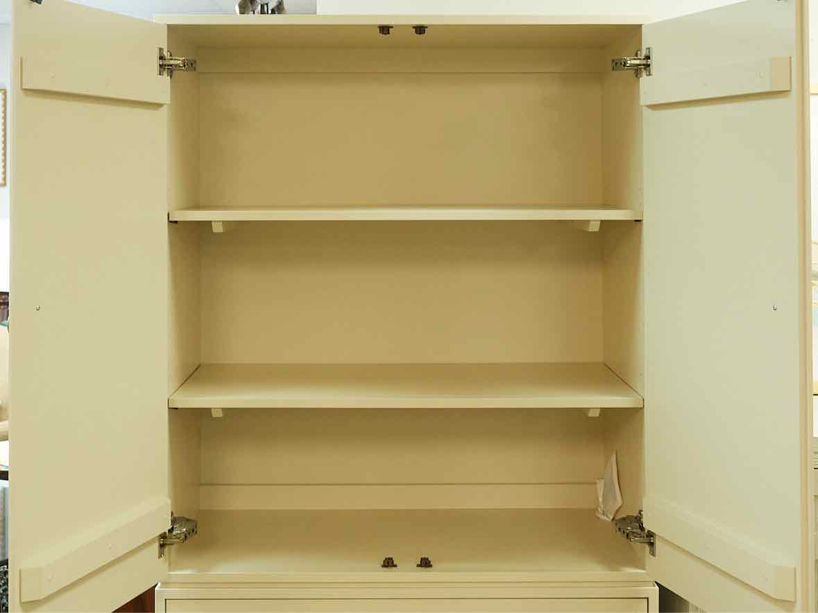 Gat Creek Tomlin Door & Drawer Cabinet in Maple - Classic Santa Barbara Finish