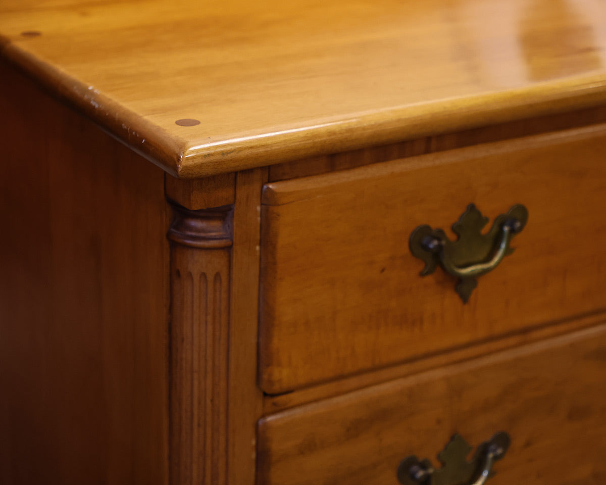 Old Meeting House Furniiture 4-drawer Dresser & Mirror
