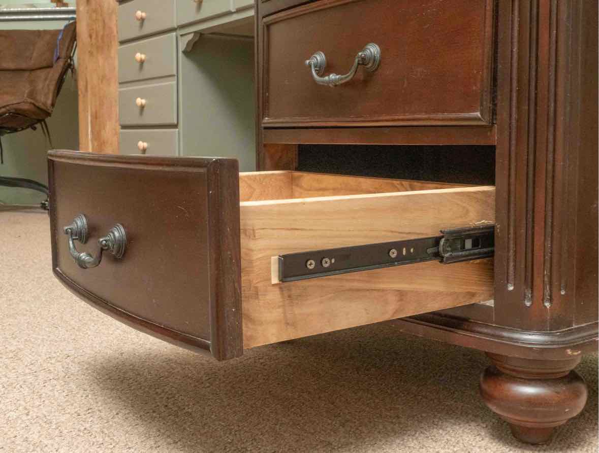 Euroclassique Mahogany Finish Curio Display Cabinet