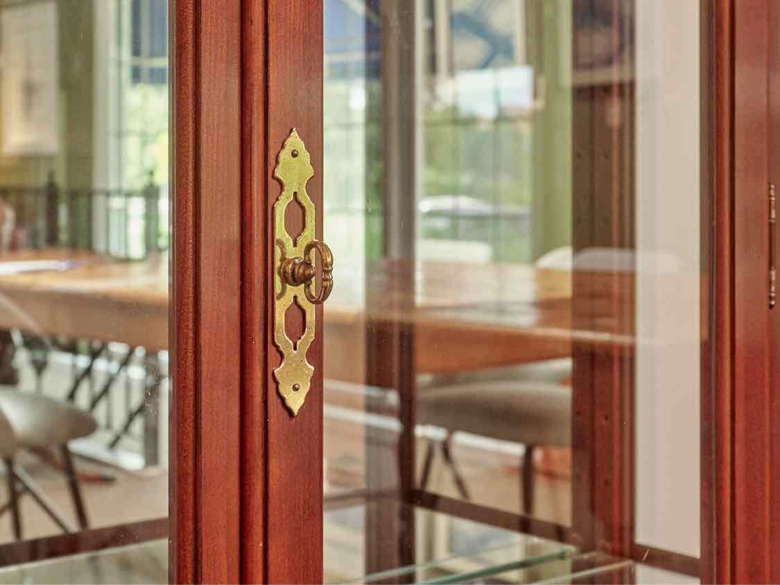 Ethan Allen  Mahogany 3 Glass Shelf Display Cabinet