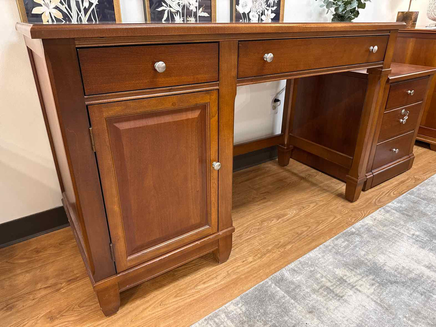 Thomasville 2-Drawer Cherry Desk